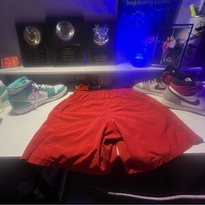 Lululemon athletic runnings shoes with leggings
Small men
Brand new